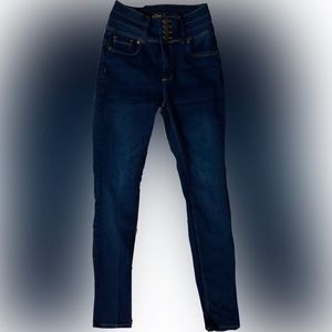 Dark wash skinny jeans size 9